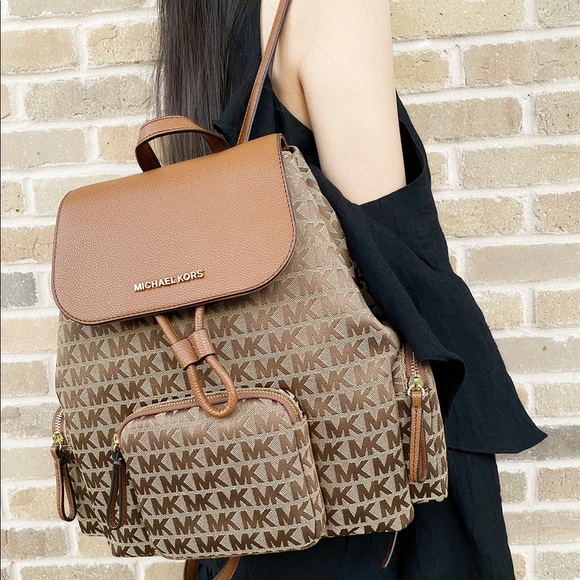 Michael Kors Handbags - Gaby’sBags🍀Michael Kors Backpack